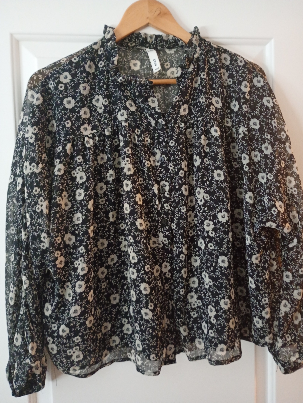 MNG Black Floral Long-Sleeve Peasant Blouse (XS) (2)